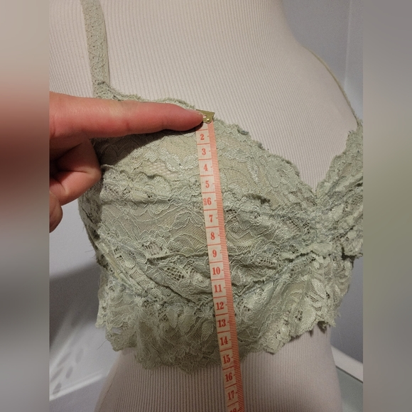 THREE LACE BRALETTES - Picture 15 of 16